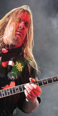 Jeff Hanneman, American guitarist (Slayer), dies at age 49